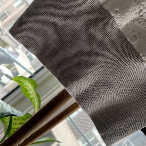 FRENCH CONNECTION Women’s Sweater Top. - Picture 5 of 5